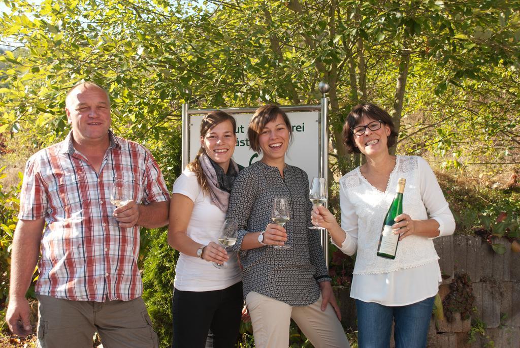 Weingut-Brennerei-Gaestehaus Emil Dauns Reil Ngoại thất bức ảnh
